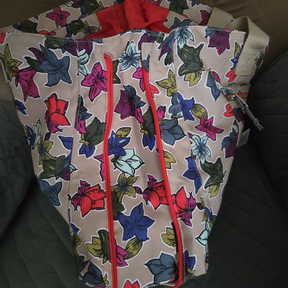 Vera Bradley Lighten Up Expandable tote - Picture 3 of 4